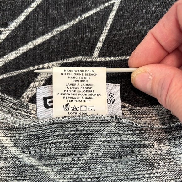 GG Collection made in Canada lightweight asymmetric hem sweater sz LG - Picture 13 of 15